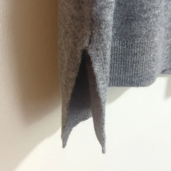 Lucky Brand Boxy Wool Blend Gray Pull Over V Neck Long Sleeve Sweater Medium - Picture 5 of 7